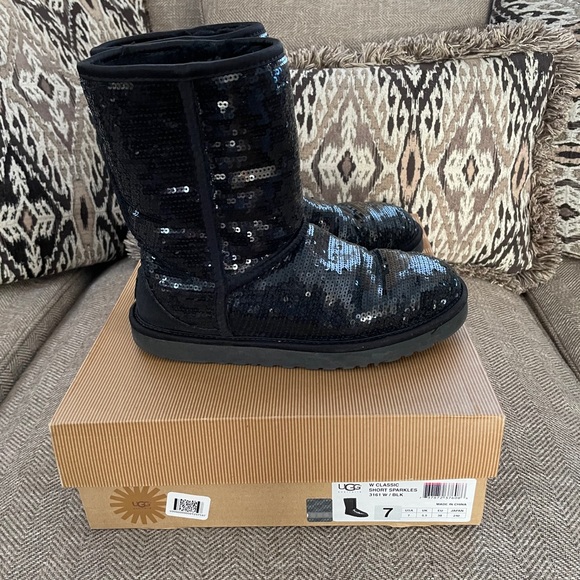 Black Sequin Classic Short Ugg Boots - Size 7 - Picture 3 of 5